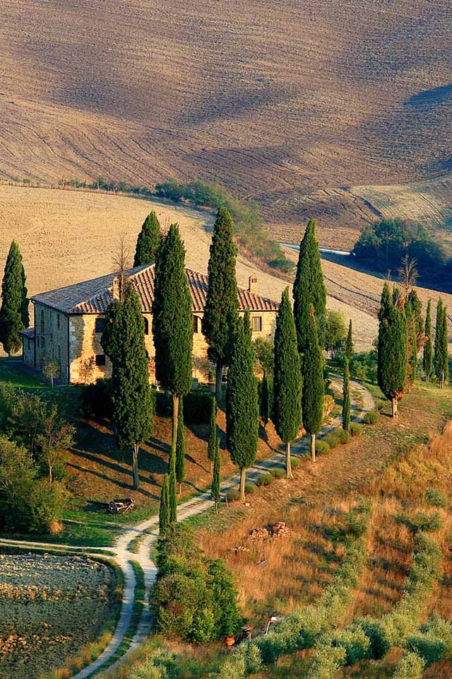Tuscany Landscape - rolling hiking hills